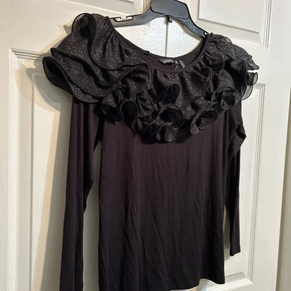 NWT Stera Top Size M Medium Black Silver Shimmer Layered Ruffle Neckline… - Picture 2 of 10